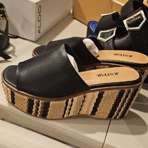JustFab Black and Tan Platform Mules